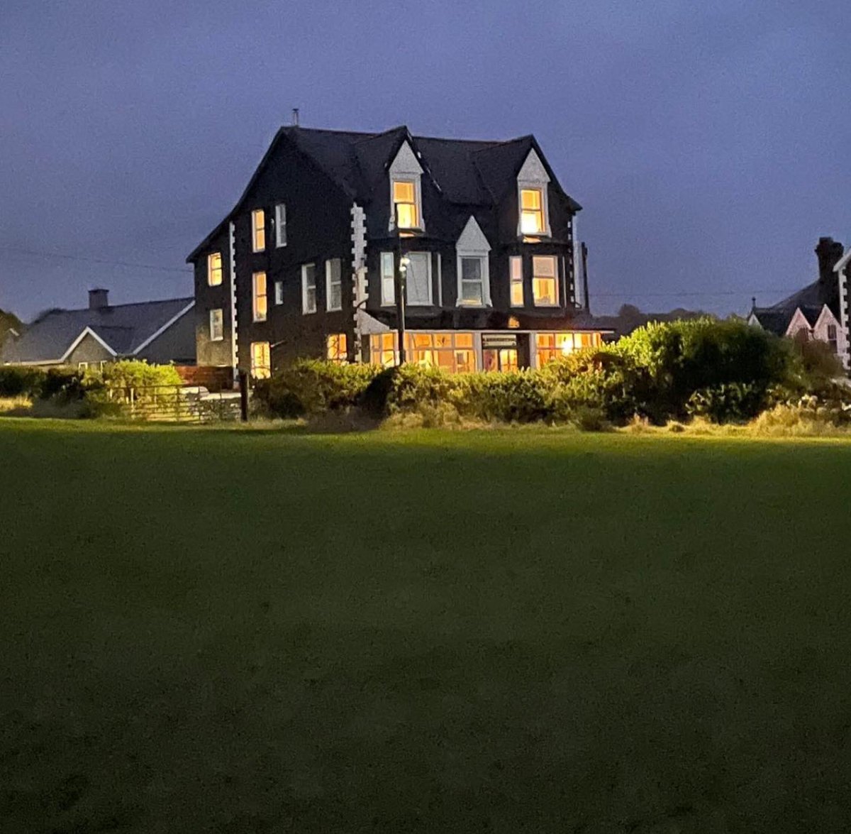 EaseRetreats's tweet photo. Wild weather here in Wales today. Good job we will be retreating to a very cosy beach house with @CatRentzenbrink 

All ready for our Write It All Down with Ease writing &amp; wellness retreat which starts tomorrow

#writewithease
#writeitalldown 
#writingretreats 
#cathyrentzenbrink https://t.co/1XEKapPooJ