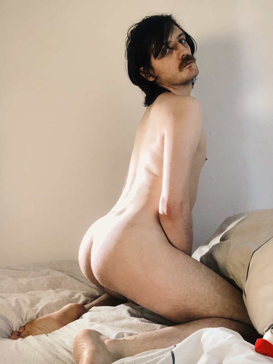 smutmuncher's tweet photo. I miss being ogled by men. https://t.co/Jz2NV3HT8S