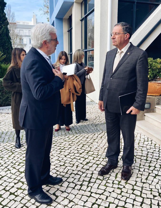 💡🏙️ Hoje, em <a href="/CMCascais/">Câmara Municipal de Cascais</a> e na <a href="/cmlourinha/">Município Lourinhã</a> foi possível conhecer diversas iniciativas que concretizam estes municípios como territórios inteligentes. Exemplos de referência, entre outros, a ter em conta no desenho da futura Estratégia de Territórios Inteligentes. #xxiiigoverno