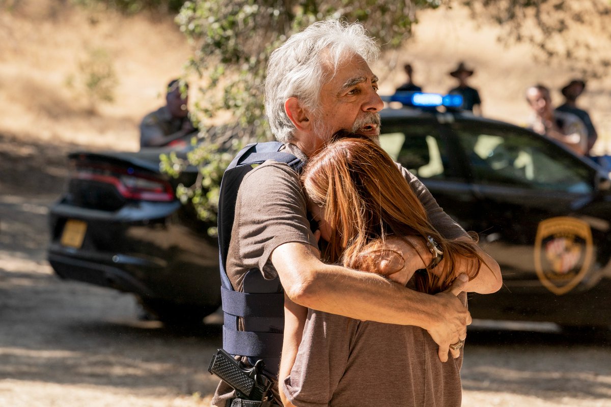 criminalminds's tweet photo. "Focus on my voice" 

Anyone else ready for Rossi to bring us comfort each week? https://t.co/Gxw4zOmegk