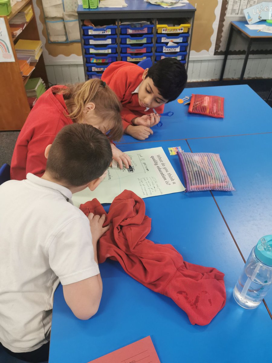 Mrs Thomson tweet media