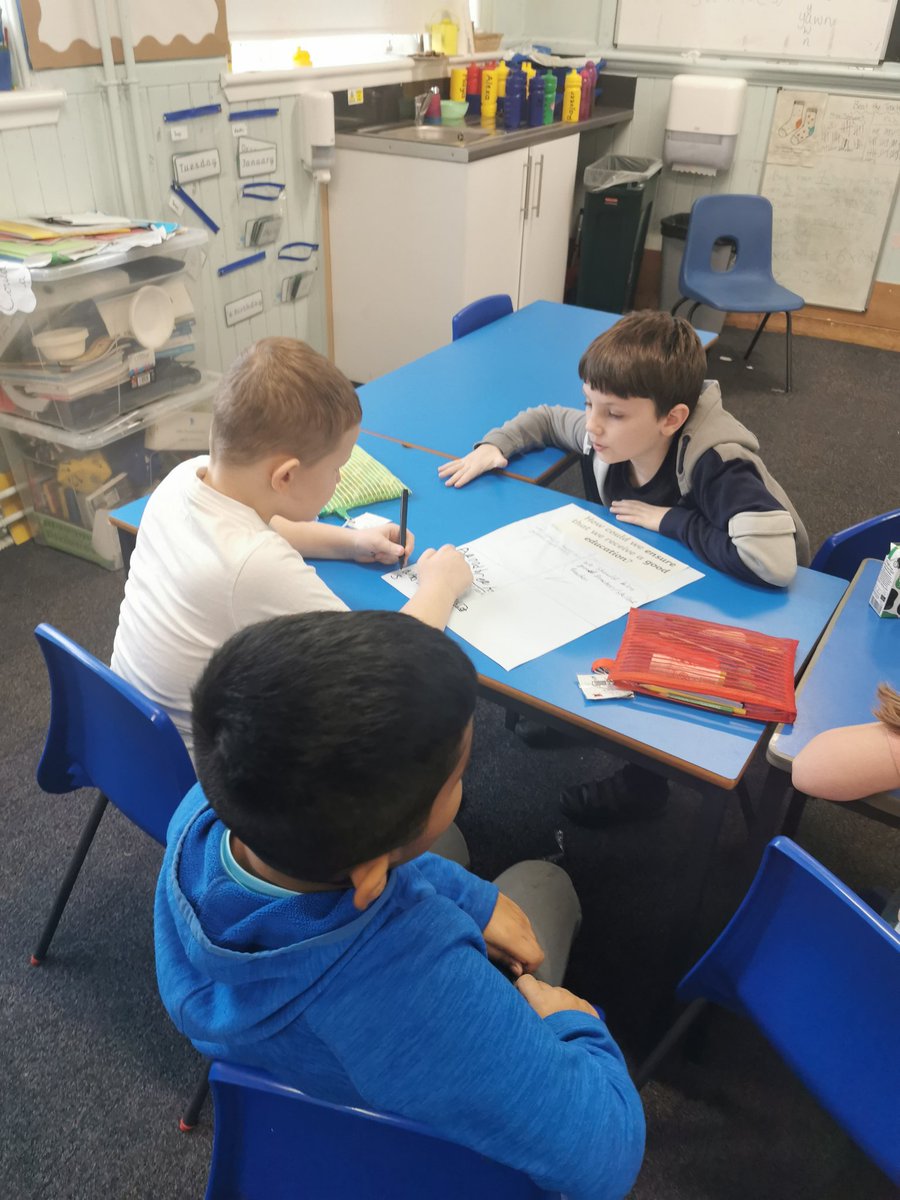Mrs Thomson tweet media
