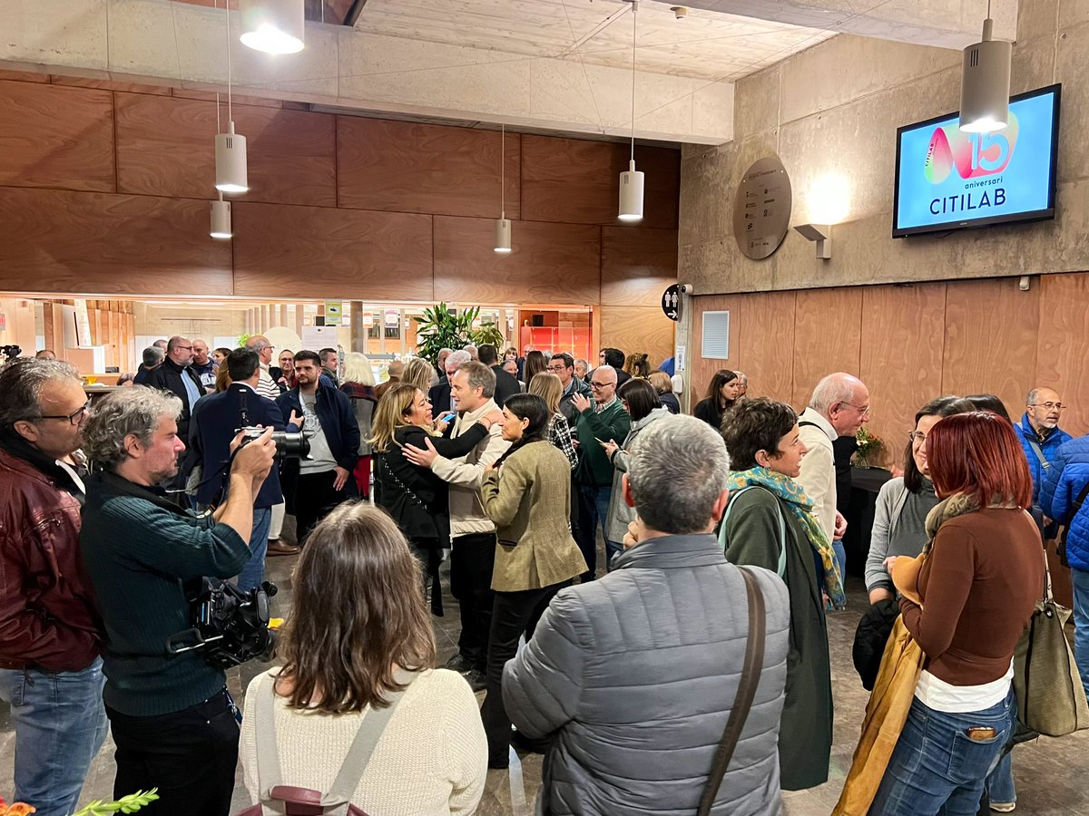 citilab's tweet photo. Els #15anysCitilab són sinònim de cultura de la innovació, participació ciutadana, inclusió digital, democratització de tendències tecnològiques, difusió de coneixement, creació de valor, foment de l'ocupació i l'emprenedoria...

Gràcies a totes i tots per fer-ho possible! 🤝 https://t.co/RgrK7kfnZT