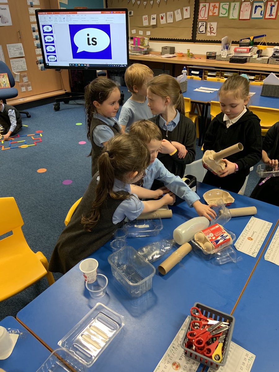 LawPrimarySLC's tweet photo. Primary 1 and 2 were very busy in the discovery area today making models that floated, building with kapla and exploring light and colour. #play #chooseourownlearning https://t.co/7PwX2KJzcu