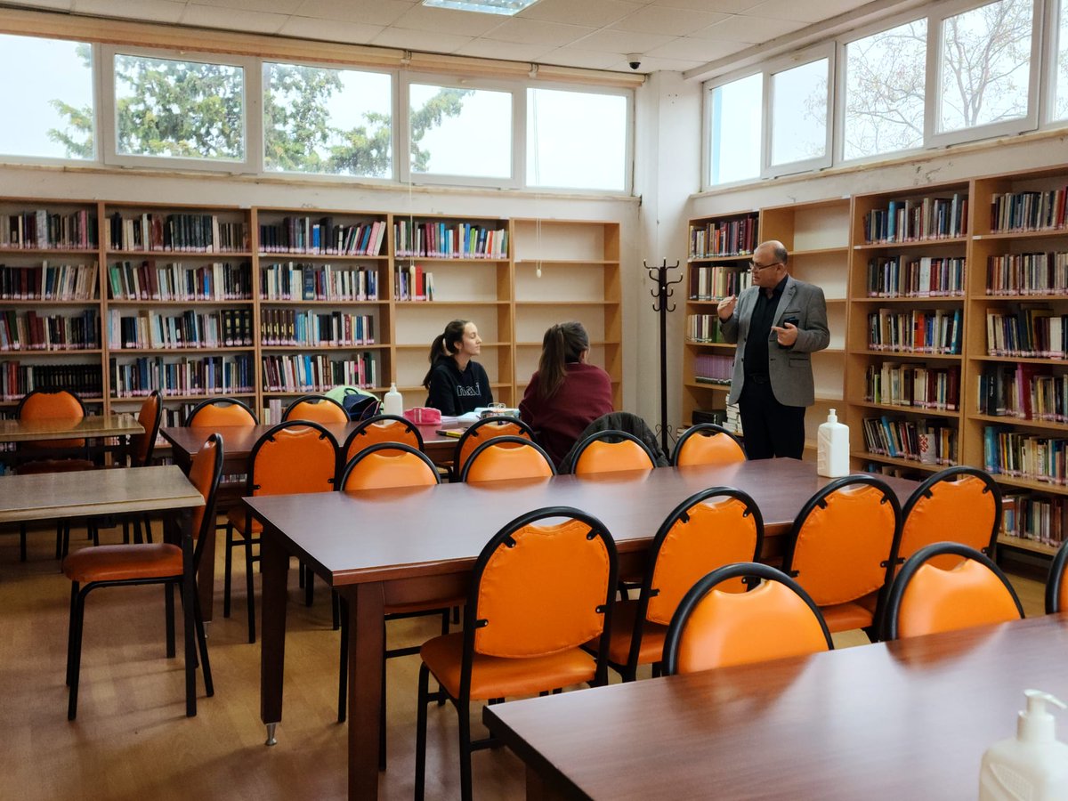 #Öğrencilerimiz rahat ders çalışabilsinler diye #Susurluk #Kütüphanesinde ayrı bir oda oluşturduk...Üniversite sınavlarına çalışmak için sessiz ve sıcak bir ortam hazırlanmasından mutluyuz...<a href="/TC_icisleri/">T.C. İçişleri Bakanlığı</a> <a href="/tcmeb/">Millî Eğitim Bakanlığı</a> <a href="/cb_kutuphane/">Cumhurbaşkanlığı Millet Kütüphanesi</a> <a href="/TCKulturTurizm/">T.C. Kültür ve Turizm Bakanlığı</a>