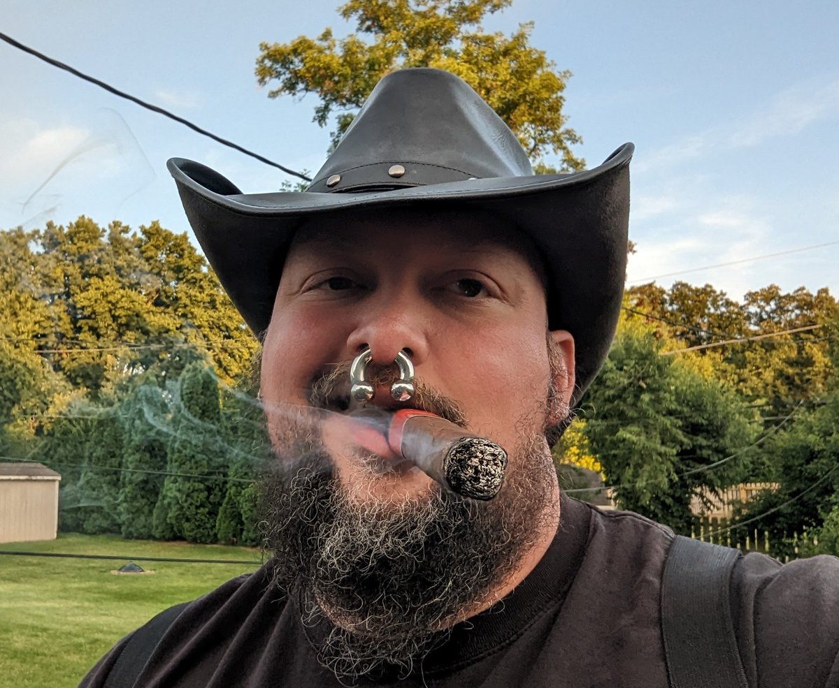 BigSmokinDad's tweet photo. Just signed up on Mastodon. If you're there, say hi! BigSmokinDad@4bear.com https://t.co/edr5y7Eple
