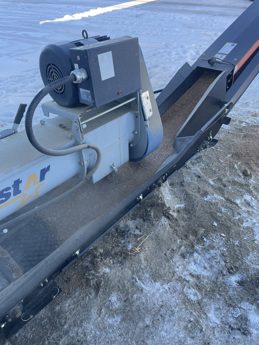 Found this unit in the yard last night, figured I’d test it out. Unfortunately I can’t tell you how fast it is because the bin unload is maxed out… what a specimen! <a href="/AgGrowthIntl/">AGI</a> <a href="/hoppy780/">Hoppy</a>