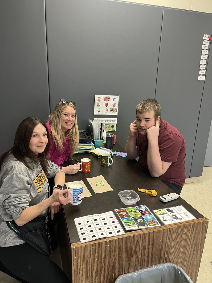 Gains 2 café! ☕️ we had hot cocoa and cookies today (thank you <a href="/MissSanford674/">Miss Sanford</a>!!) for warm up Wednesday! <a href="/JohnCampbellPS/">John Campbell PS</a>