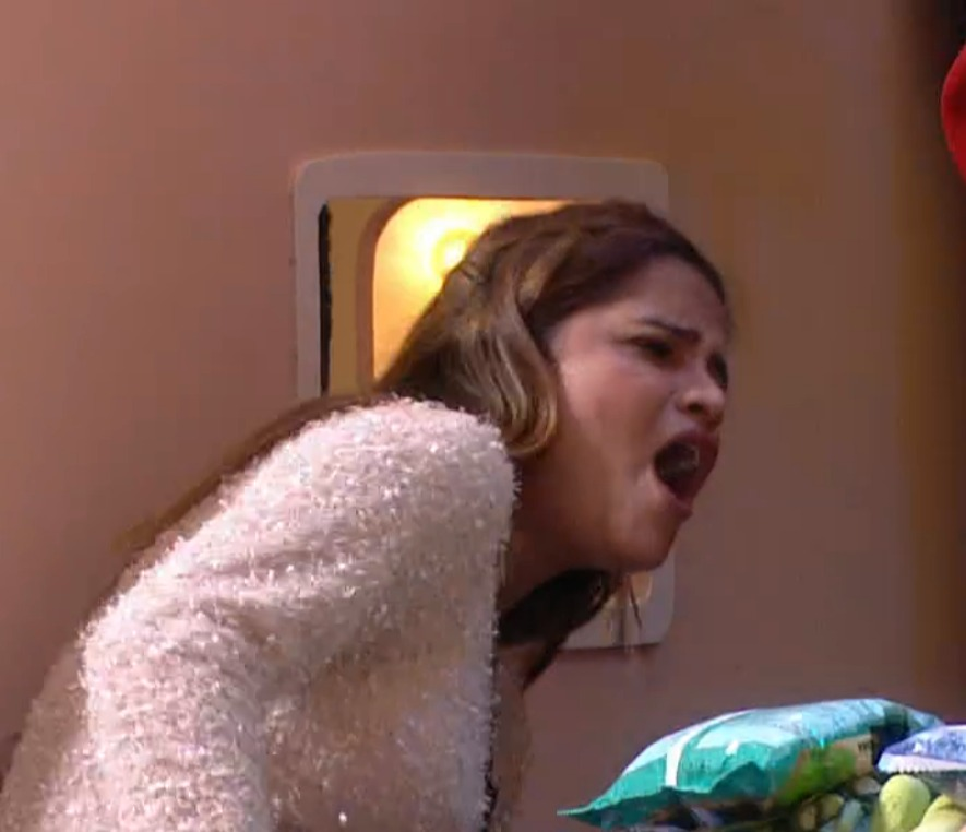 Deepansh75's tweet photo. Vile and disgusting man #SajidKhan kicked #ArchanaGautamm on #BiggBoss16 and she was seen crying in pain. @ColorsTV, @BiggBoss have telecasted the act. Requesting @NCWIndia, @IndiaMeToo to intervene. A woman is being assaulted on national TV. Pretty sure this is unlawful. #BB16 https://t.co/V3UcYM91rh