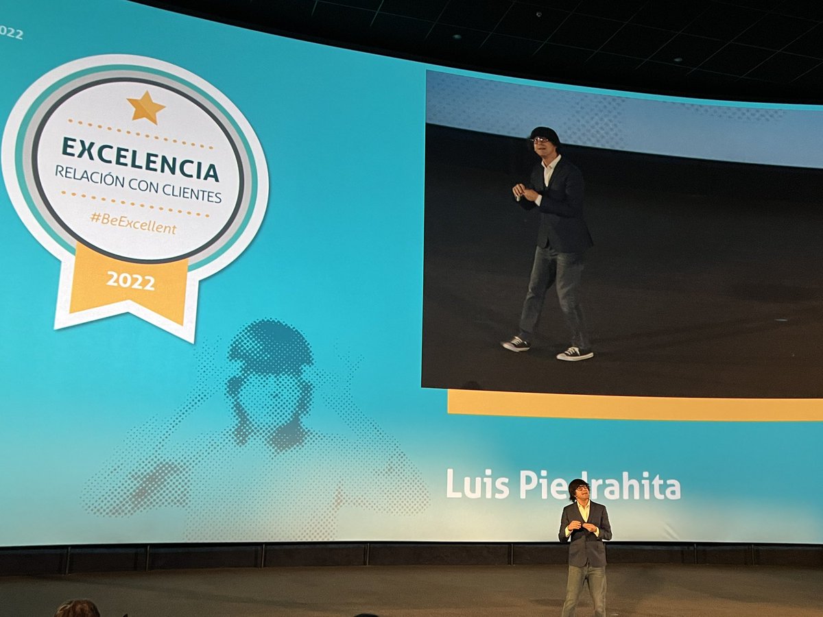 Ricardo Castrillo (@rcastrpe7) on Twitter photo Arrancan los premios #ExcelenciaRelacionClientes2022 
Noche muy especial… a la expectativa para los nominados… #BeExcellent #PremiosERC2022 Arrancan los premios #ExcelenciaRelacionClientes2022 
Noche muy especial… a la expectativa para los nominados… #BeExcellent #PremiosERC2022