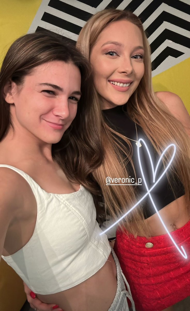 delfinkunisa's tweet photo. Bu fotolar aşırı derecede prag Nisası vibe veriyor 🥺🥺❤️‍🩹❤️‍🩹💘💘💘
#nisabölükbaşı https://t.co/0tDXtQhoph