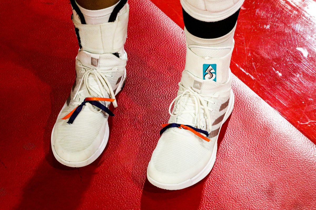 PackVball's tweet photo. 𝙄𝙩'𝙨 𝙗𝙞𝙜𝙜𝙚𝙧 𝙩𝙝𝙖𝙣 𝙩𝙝𝙚 𝙜𝙖𝙢𝙚🧡💙

#UVAStrong https://t.co/hfsdaBA0IL