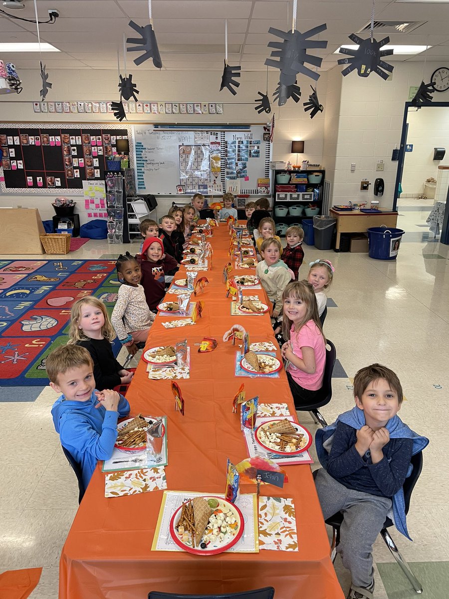 LVEADAMS's tweet photo. We had so much fun at our friendship feast!!! #LVEBelongs https://t.co/ppKNBFzAJh