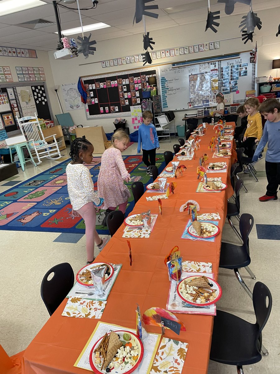 LVEADAMS's tweet photo. We had so much fun at our friendship feast!!! #LVEBelongs https://t.co/ppKNBFzAJh