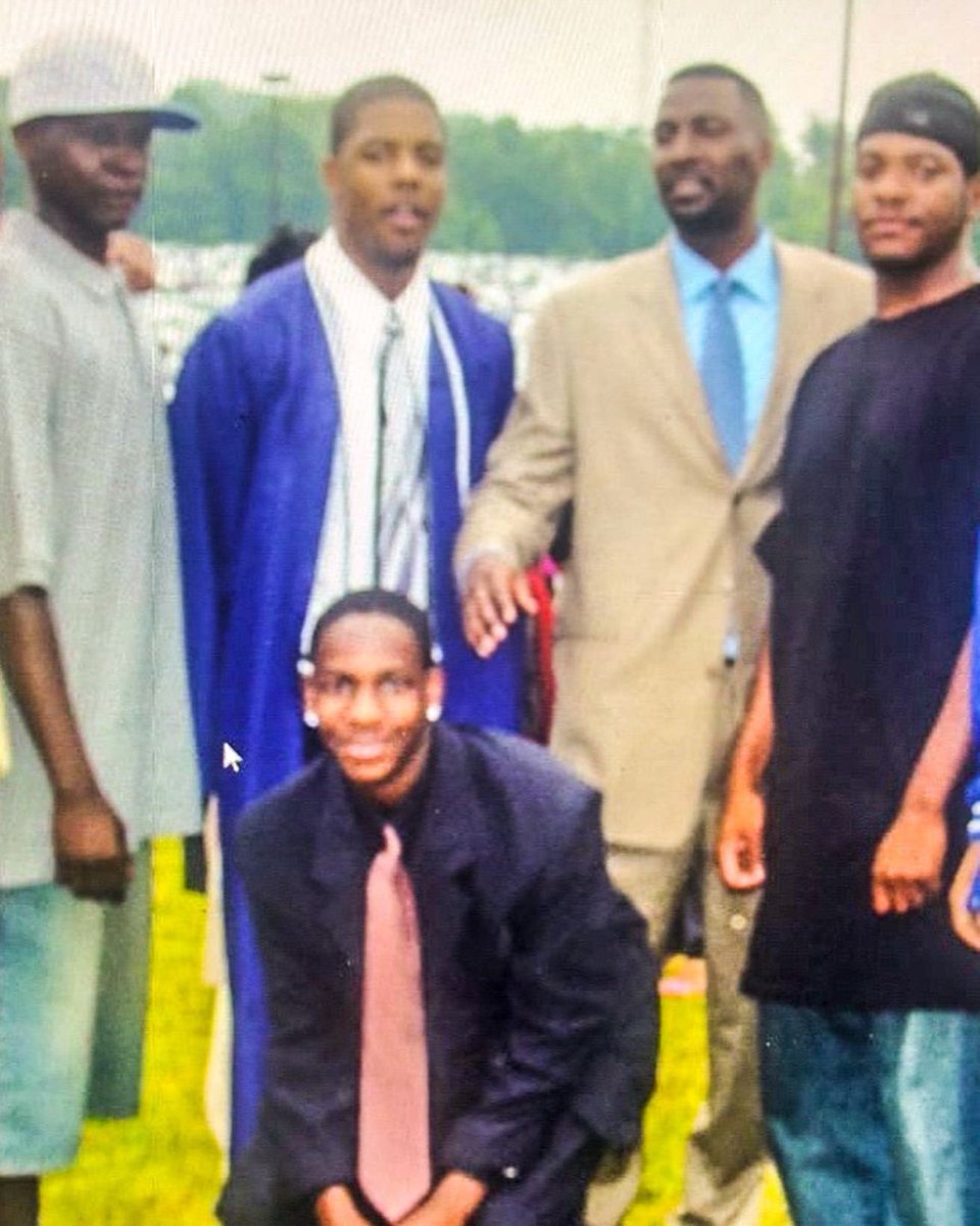 ZeekHorne's tweet photo. Rodney Ward raised us from Boys to Men, Morals and Values were installed in the heart of a LION #TheLionsDen @LargoMensBBall https://t.co/awGIXNh9da