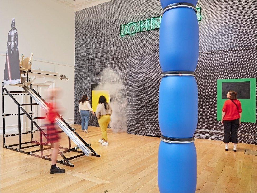 Last week of SIMEON BARCLAY's exhibition "IN THE NAME OF THE FATHER" - ends this Sunday -
facebook.com/groups/selondo… <a href="/SLG_artupdates/">South London Gallery</a>
65–67 Peckham Road
London SE5 8UH
More details here:
southlondongallery.org/exhibitions/si…
#artists #artgallery #londonart #selondonart  #selondonfoodbox