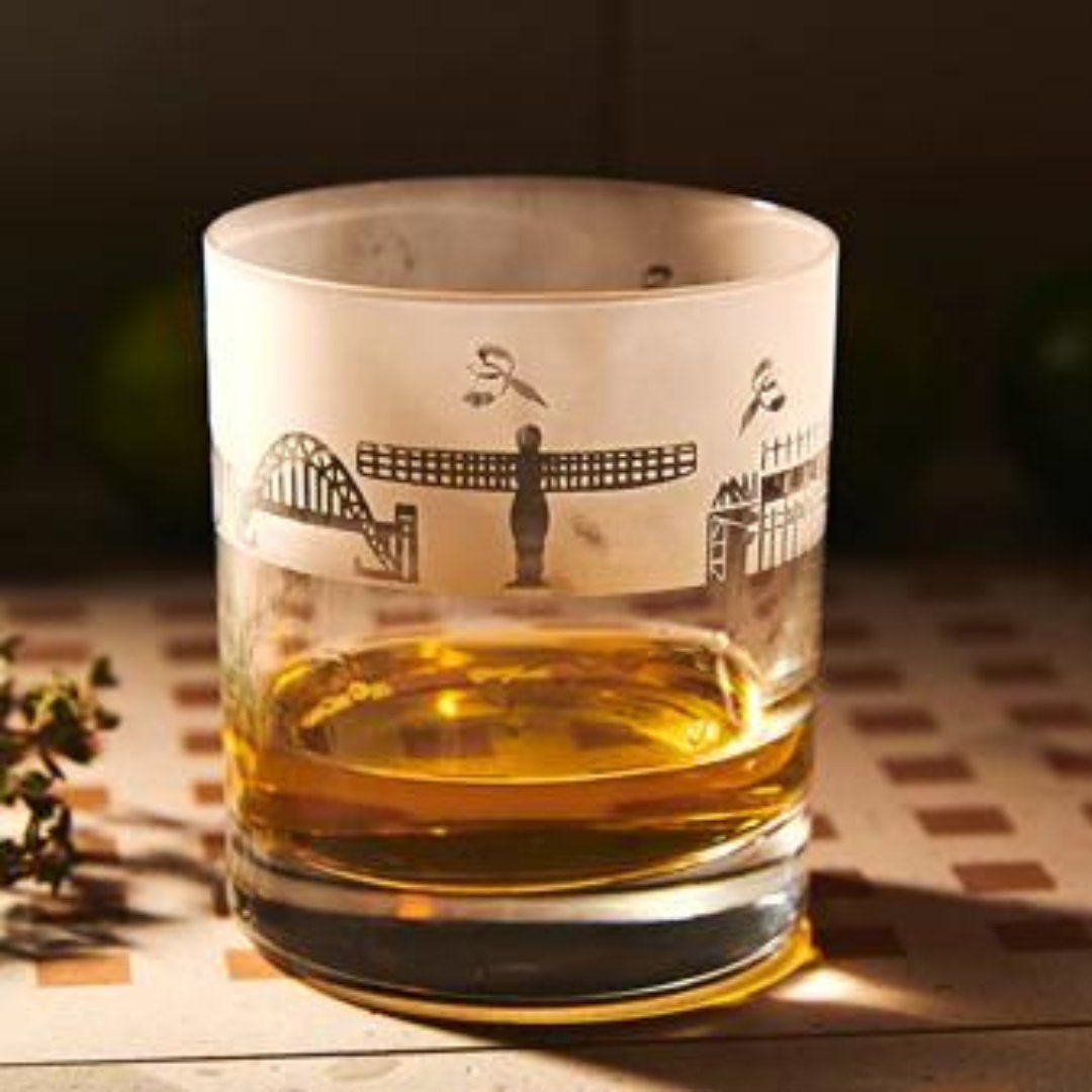 You lot have been loving our #Newcastle Tumbler!🤩 
Etched with the Newcastle skyline, this #whisky tumbler is the perfect #gift for any whisky connoisseurs 🥃
Shop our Newcastle Tumbler now: rfr.bz/t5cnp8k