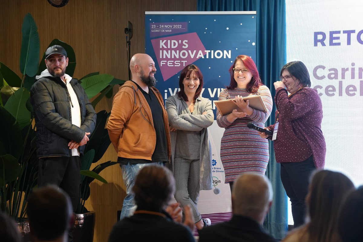 KIDSCLUSTER's tweet photo. 🚀 KC CHALLENGE: kids vs brands con @marinvizate!
En el #KIDSINNOVATIONFEST hemos puesto a prueba a las marcas y se han enfrentado al público más exigente: los #kids y las #families.
¿Estás conectado/a con tu target? ¿Eres una marca imprescindible para los #kids? https://t.co/kmuSuSqDLi
