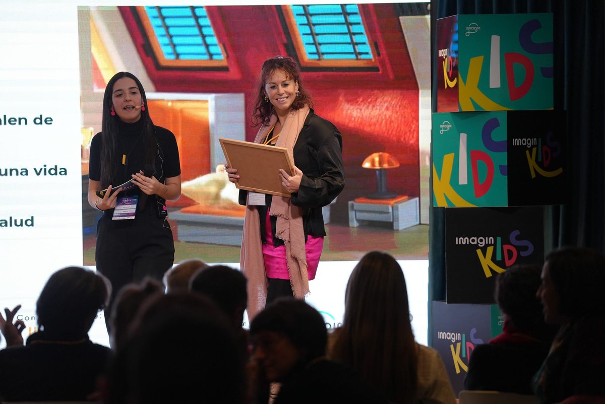 KIDSCLUSTER's tweet photo. 🚀 KC CHALLENGE: kids vs brands con @marinvizate!
En el #KIDSINNOVATIONFEST hemos puesto a prueba a las marcas y se han enfrentado al público más exigente: los #kids y las #families.
¿Estás conectado/a con tu target? ¿Eres una marca imprescindible para los #kids? https://t.co/kmuSuSqDLi