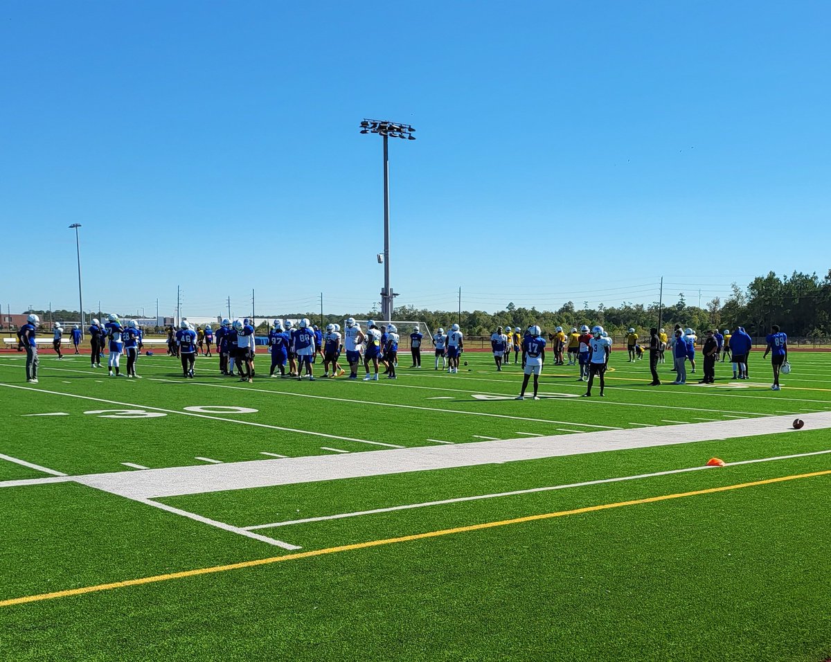 DennisCJ398's tweet photo. Out at the #PanthersDen as @CEKing_Football prepares for their big 3rd Rd. #SemiFinal match against #Hightower on Friday at 1pm. @ihss_houston @dctf @abc13sports @CEKCoachYoung1 @CoachFitz85 https://t.co/jkogGv6lTm