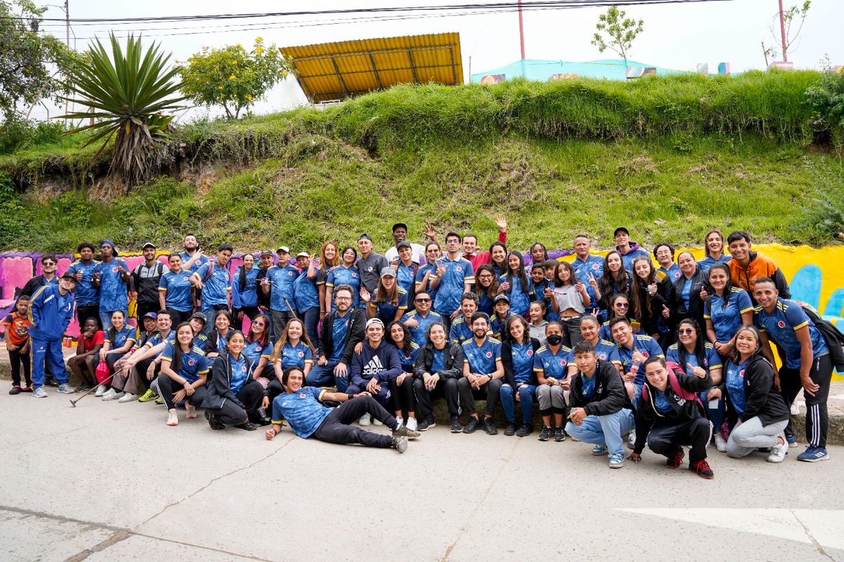 sforeroo's tweet photo. Este mes estuvimos visitando la Fundación Tiempo de Juego con la que adidas ha venido trabajando por más de 10 años. En esta ocasión queríamos aportar a la comunidad pintando varios espacios deportivos y compartiendo con los integrantes de la Fundación. 
#adidas https://t.co/bZ7GHAQoFt