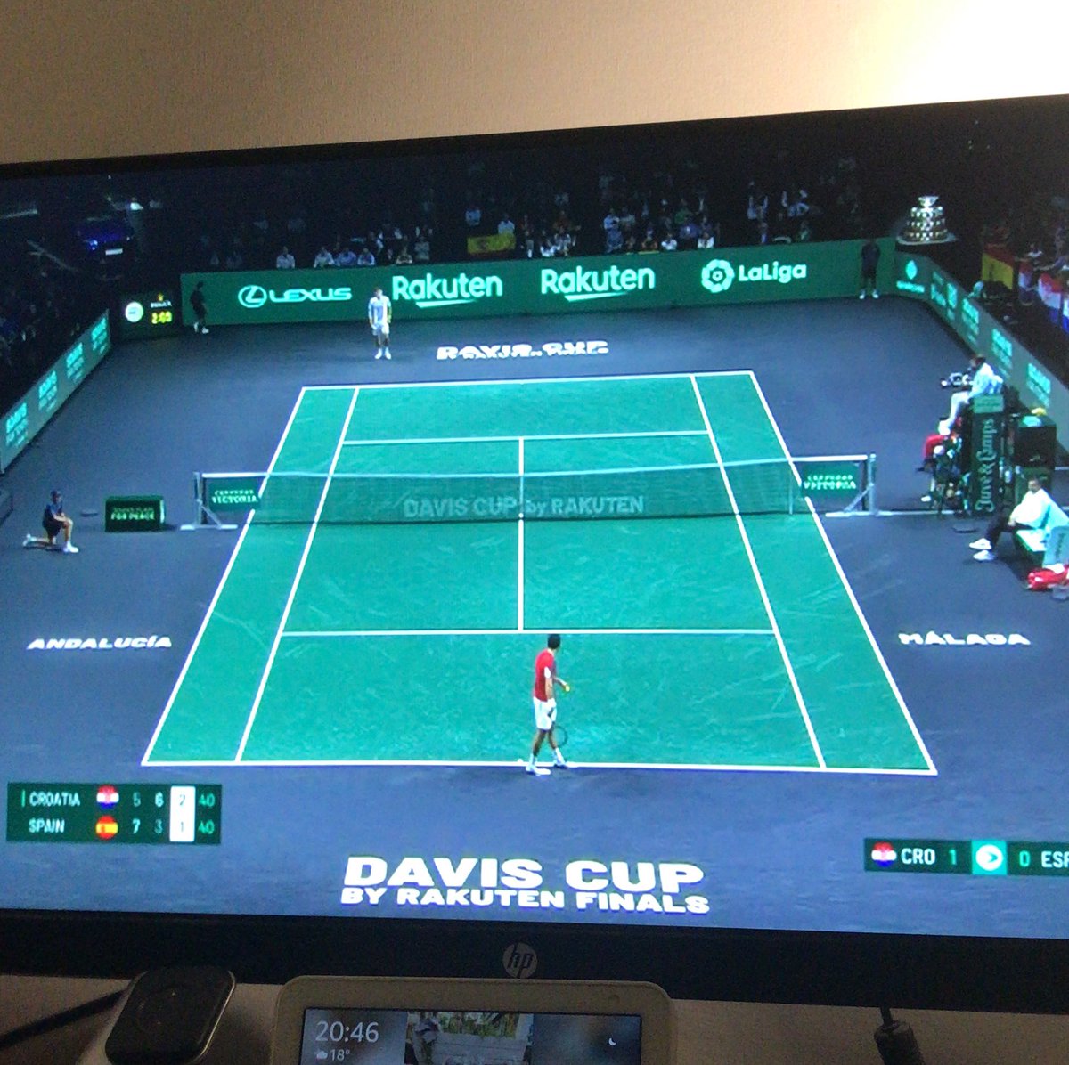 daniel_ibi_'s tweet photo. Penoso lo que se está viendo cada día en el tenis… públicos maleducados, que solo chillan y abuchean… que esto no es fútbol……
Esta vez ha sido en España..
#ATP #DavisCup https://t.co/0887YVAx6W
