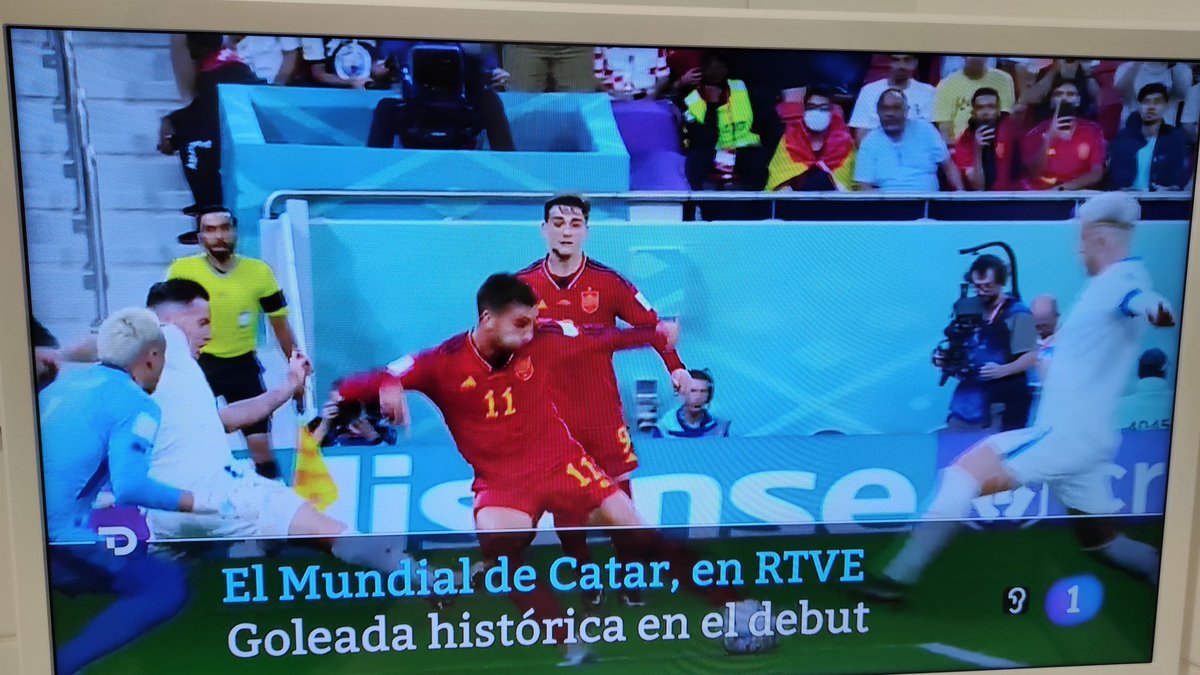 JorgePlaGarcia's tweet photo. El día que dos españoles son seleccionados como astronautas, la noticia con la que abre el telediario con más espectadores es la de 23 tíos en calzoncillos corriendo detrás de una pelota. Welcome to Spain! https://t.co/jz280FQ8d4