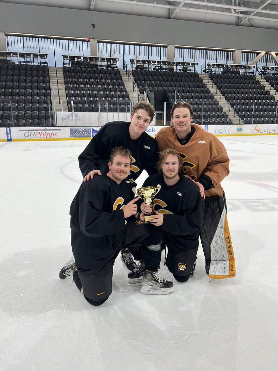 CCTigerHKY's tweet photo. Thanksgiving 3x3 Champions! Weight, Schweitzer and Beck (+ Vernon). https://t.co/lnynNJKDTI