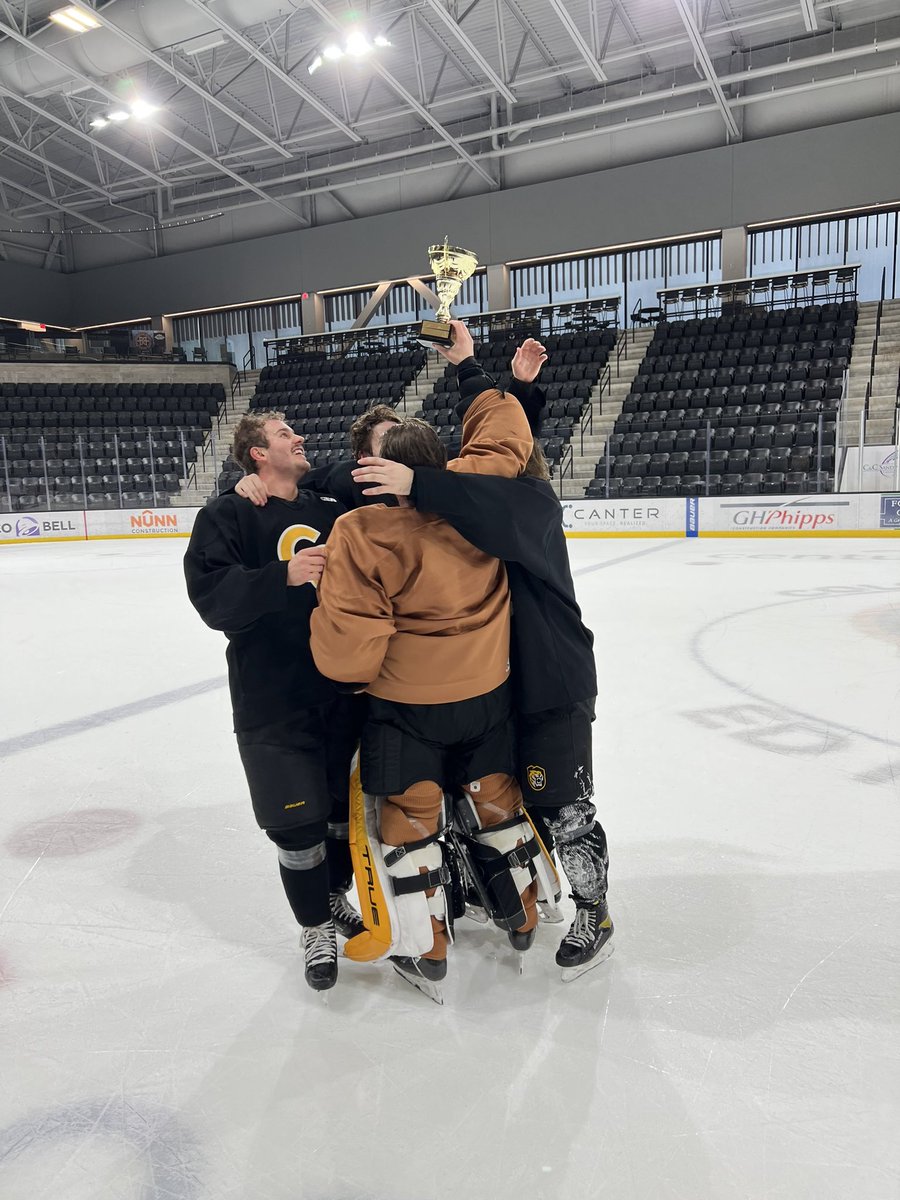 CCTigerHKY's tweet photo. Thanksgiving 3x3 Champions! Weight, Schweitzer and Beck (+ Vernon). https://t.co/lnynNJKDTI