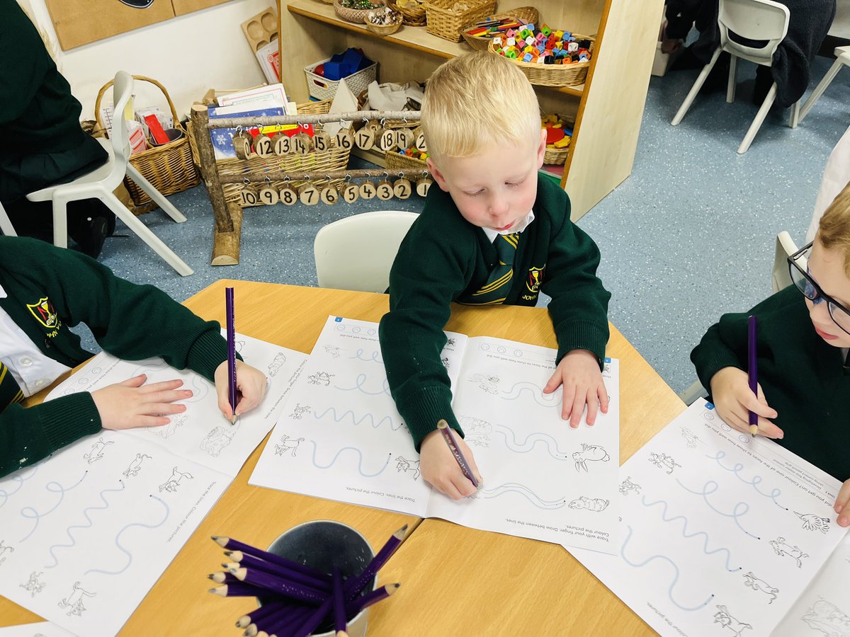 sjvblackpool's tweet photo. Developing our finger muscles and our fine-motor skills ready for writing this afternoon in Reception with ‘Incey Wincey Spider’ 🕷️We learnt about good pencil grip and correct posture too ✏️ #SJVRDH #SJVWriting #SJVEnglish https://t.co/0nFUeiuP3f
