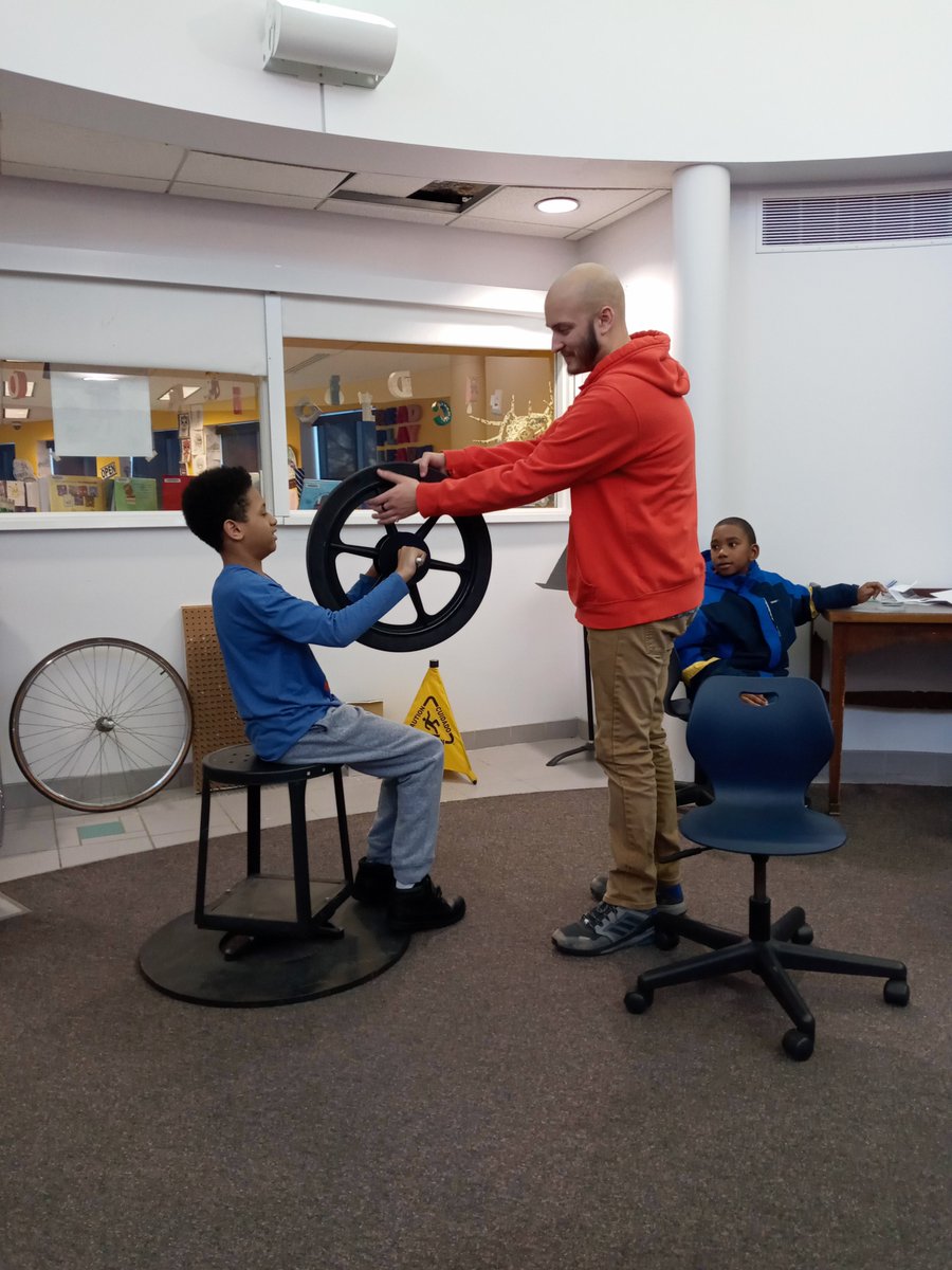 PhysicsCWRU's tweet photo. We're #grateful for our @PhysicsCWRU fam, connections, learnings, teachings &amp; more! This week grad students Siddhesh-of our @APS IDEA team-Pipp, Quinn, Prem &amp; Yuhao met future physicists @Cleveland_PL to explore the laws of the universe!🚀✨@cwru @CWRUartsci @cwrusgs @CWRU_PURMS https://t.co/53yipiFx36