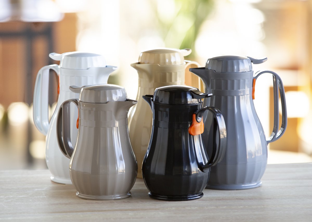 It's National Espresso Day! Want to know our Coffee Season favorites? Check out the link below to shop our Coffee Season Edit!

hubs.la/Q01t3VKw0