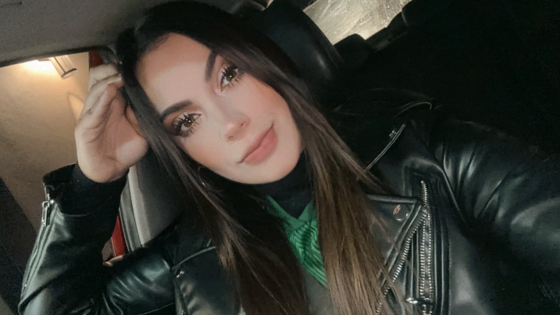 Ana Valero on Twitter: "Ando insopooooortable 💚 https://t.co/2fo5g2zNEs