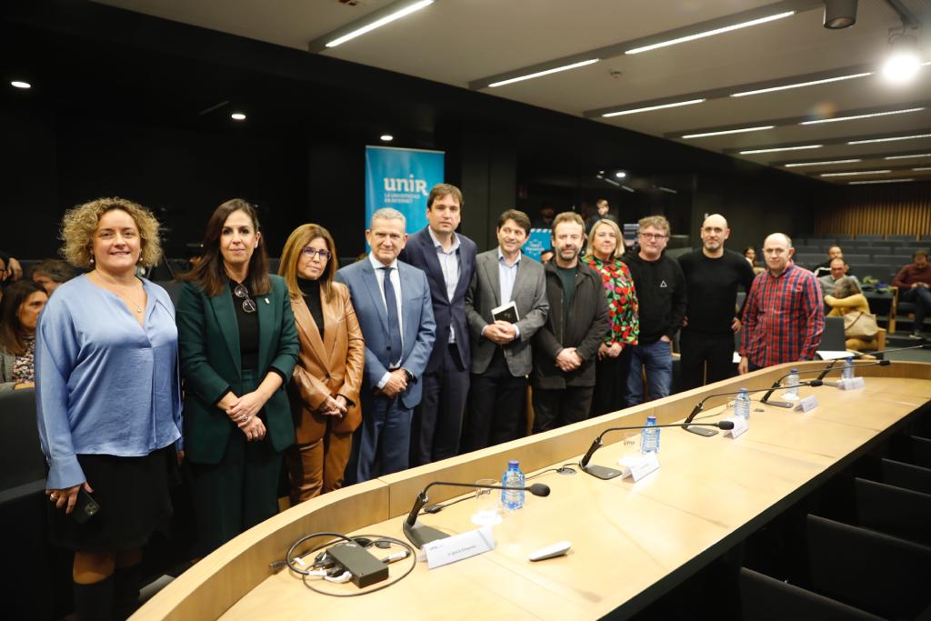 @luis_lera @acagastrorioja 👏 ¡Gracias a los asistentes a las Conferencias Gastronómicas de #UNIR y @acagastrorioja en #Logroño! @luis_lera, @nachomanzano, @Mugaritz, @NachoEchapresto, @VMoncalvillo, @fernandohelado, @Conmicas, @EvaHita, @PilarVarMon, @mjminana (@lariojaorg) @Esmeralda_CL (@AytoLogrono).