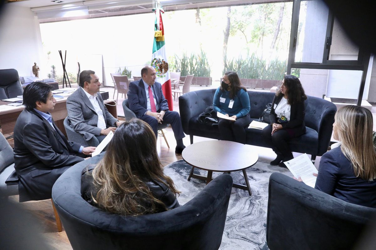 rubenmoreiravdz's tweet photo. Recibimos en @Mx_Diputados a Representantes del Grupo #Nacional de Asesores Técnicos Pedagógicos. Su situación laboral requiere atención inmediata por su gran labor en favor de las #niñas,  #niños y #adolescentes de #México.   

@cynthialopezc1 @ReynelRdgz01  @sayonara2609 https://t.co/xiXVwHzRsY