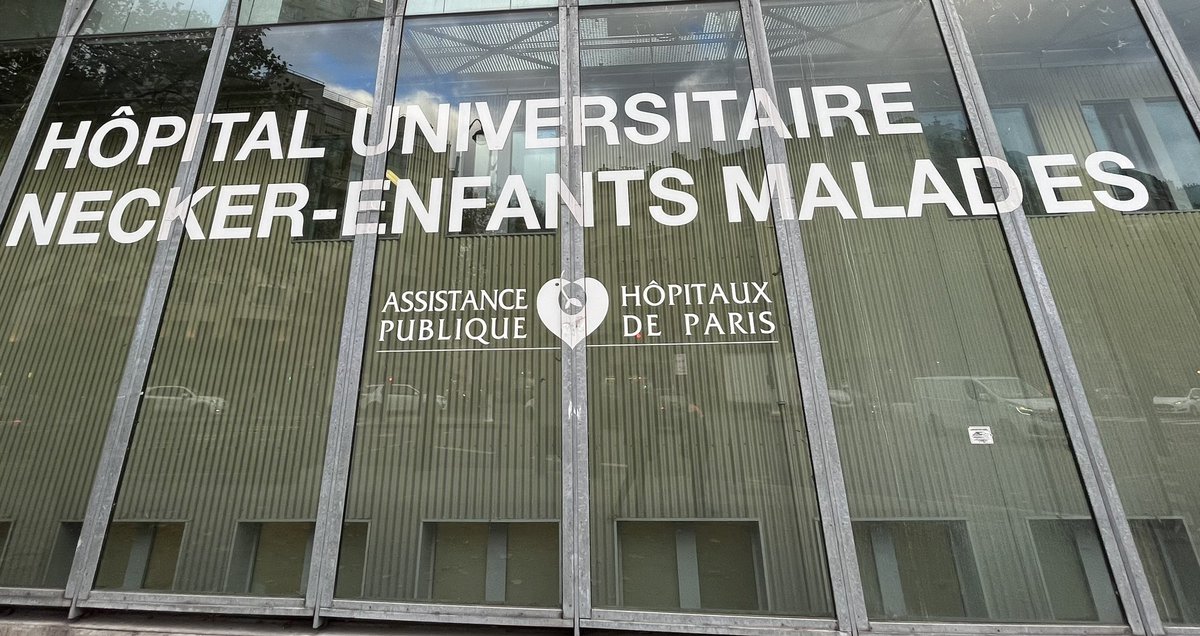 Remybesson's tweet photo. đMerci au collĂšgues du @samudeparis pour leurs accueil & visite du point nĂ©vralgique de la #RĂ©gulation des #SecoursMedicaux de #Paris đ le Centre de RĂ©ception et de RĂ©gulation des Appels du #SAMU75 ! đ@LionelLamhaut https://t.co/XffQiYXCgZ