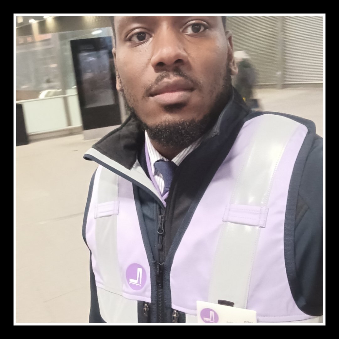 ChrisJae_Acts's tweet image. 🎬 Filming job completed, the entire crew did an exemplary job today 👏🏾

Im getting used to putting on a hi-vis 🦺 for acting work now, let's make it a hat-trick shall we ✅️✅️☑️

#MaleActor #BirminghamActor #CastingDirector #CD #ActingLife #ActorsLife #UKActor #UKFilm