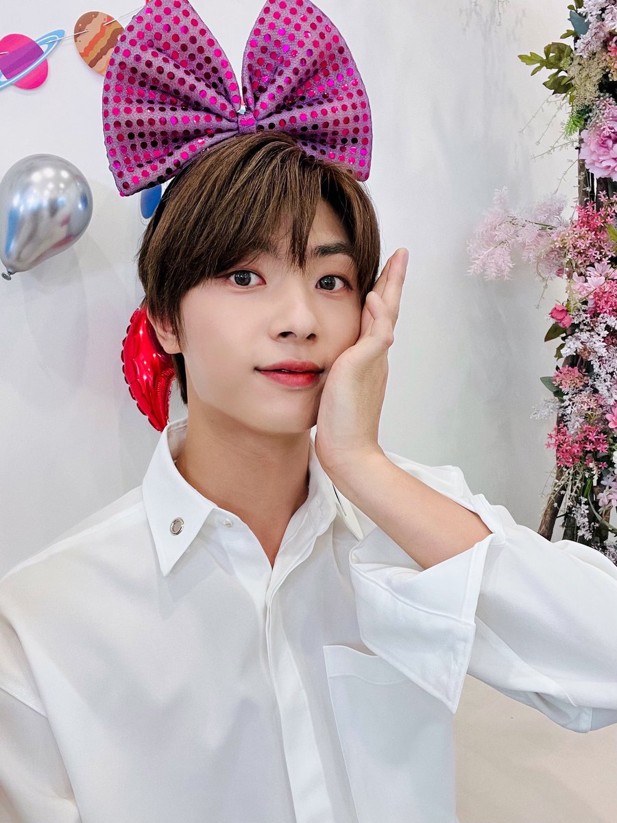 강현구 생일 축하해🎂💜🪐

#COSMIC_CAT_KANGHYUN_DAY
#강현이의_궤도가_될게