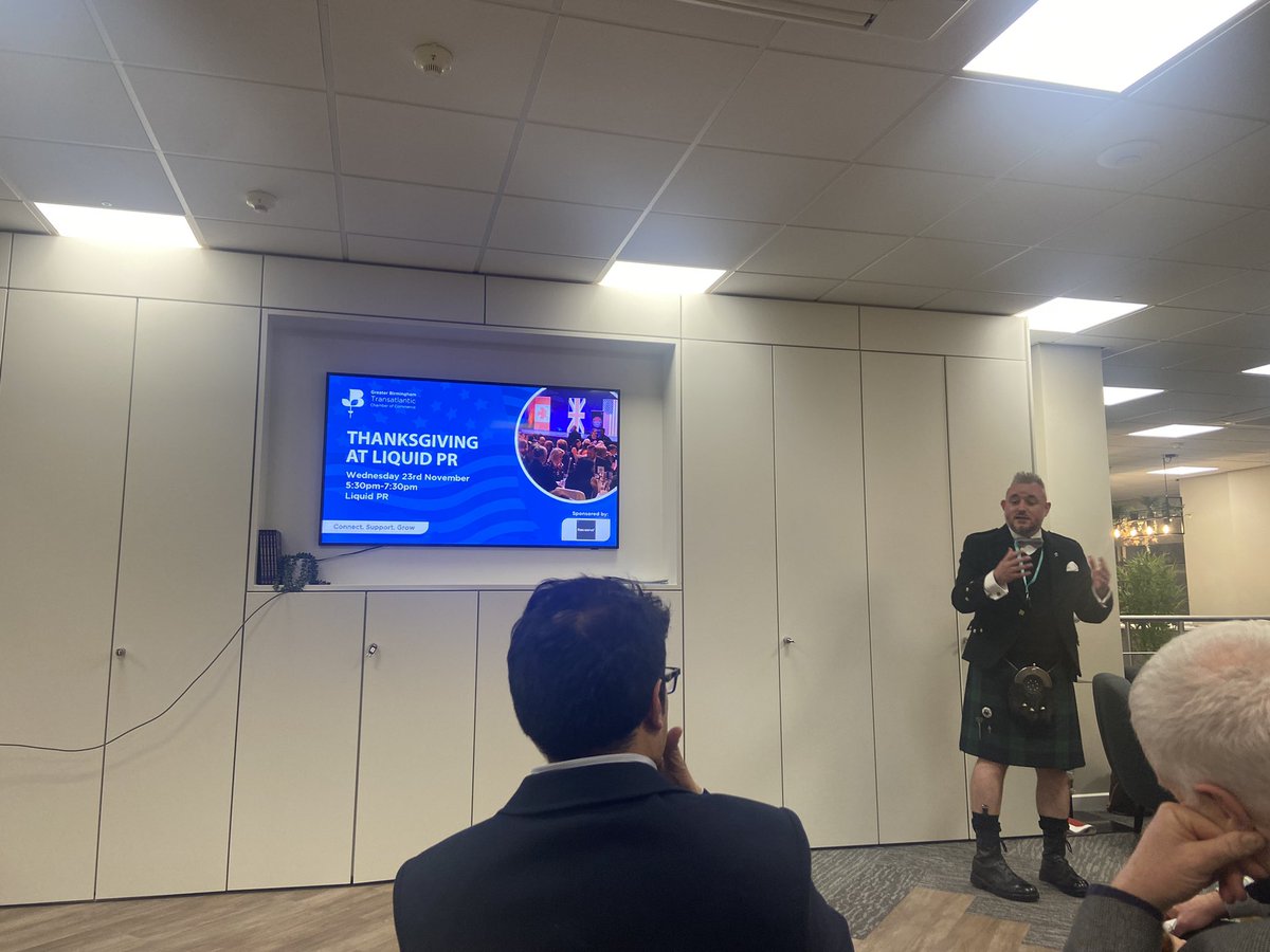 _Katrina_Cooke's tweet photo. Lovely evening of networking and Thanksgiving celebrations with @TransatlanticCh, thanks to @flexeserve for sponsoring and to @LiquidPR for hosting 🇬🇧 🇺🇸 🇨🇦 https://t.co/UA3OoVIn3c