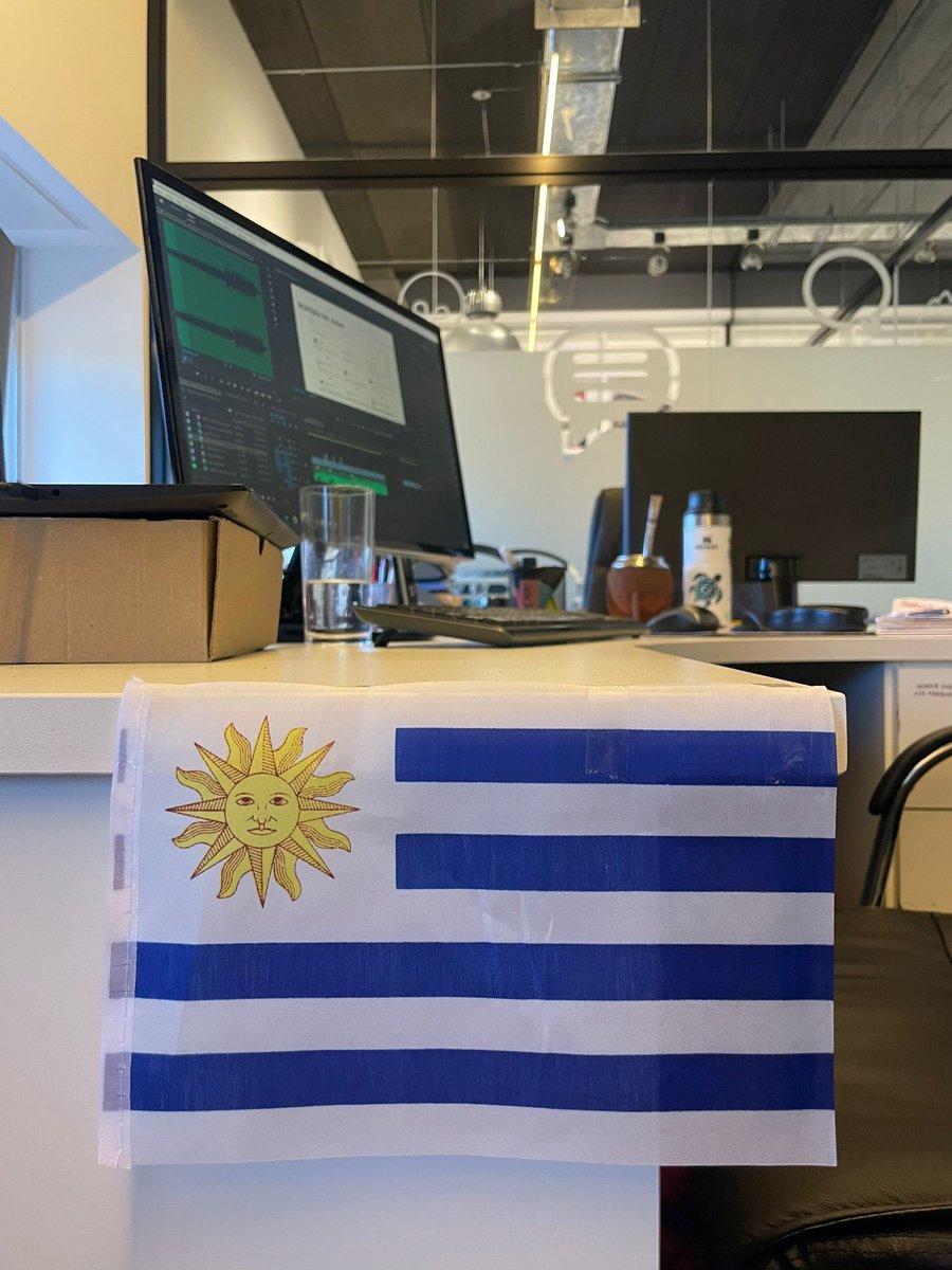 workwithplus's tweet image. 🇺🇾 Nuestra oficina se vistió de Celeste para estar listos para el partido de hoy: #Uruguay vs Corea del Sur

⚽¡Ya preparados para alentar a nuestra gran selección!

👩‍💻Igualmente nuestro equipo continúa a disposición para resolver cualquier duda #WorkWithPlus

#Qatar2022