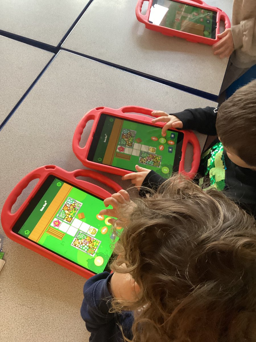 CGIPhillips's tweet photo. We loved using the Bee-Bot app π to practise giving the Bee-Bot instructions. #AmbitiousCapableLearners #CGISciTech https://t.co/dnqfqPD7SX