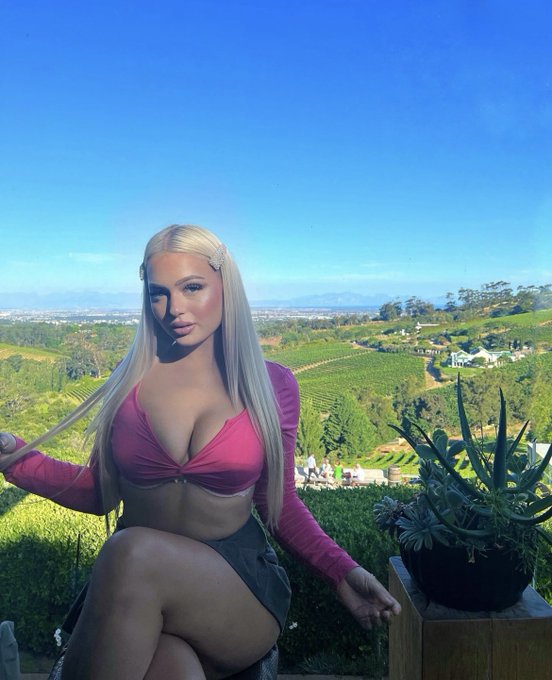 Treated like a goddess bc I look like one ✨ https://t.co/dFit359toP<a href="/tag/onlyfans"class="tags"><span>#onlyfans</span></a><a href="/tag/sellingcontent"class="tags"><span>#sellingcontent</span></a><a href="/tag/onlyfansfaves"class="tags"><span>#onlyfansfaves</span></a>