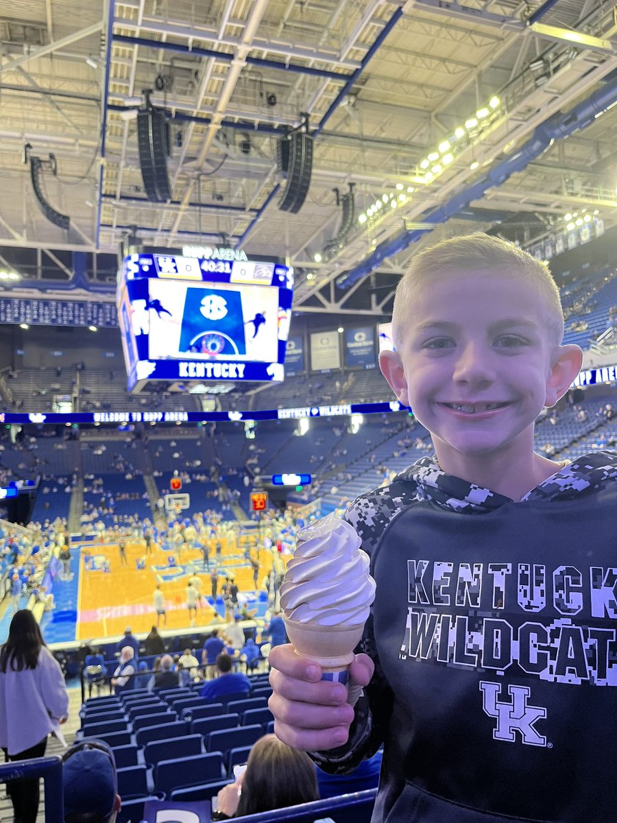 nickdonovan26's tweet photo. #weareuk https://t.co/pwr92Ngbjt