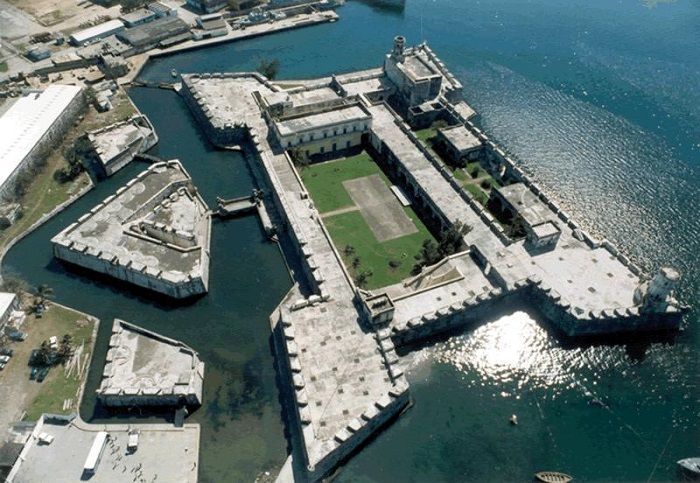 javierleoncio49's tweet photo. El 23 de noviembre d 1825,hoy hace 196 años, se arrió la última bandera española en México, en el castillo d San Juan d Ulúa (Veracruz) @GobiernoVer,@Historia_Ver,@ElDictamen,@RTVVeracruz,@ComunicacionUV,@historia_mexico,@HMxico,@INAHmx,@EmbEspMex,#sanjuandeulua,#Veracruz,#México https://t.co/NtdB2fDuHO