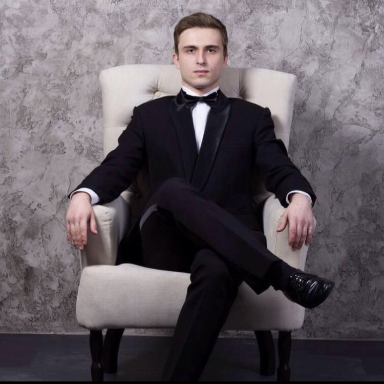 visegrad24's tweet photo. Ukraine's National Operetta Theater announced today that their ballet dancers, 26-year-old Vadym Khlupyaanets has been killed in battle against the Russian Army near Bakhmut. https://t.co/u0TxL3PBtr