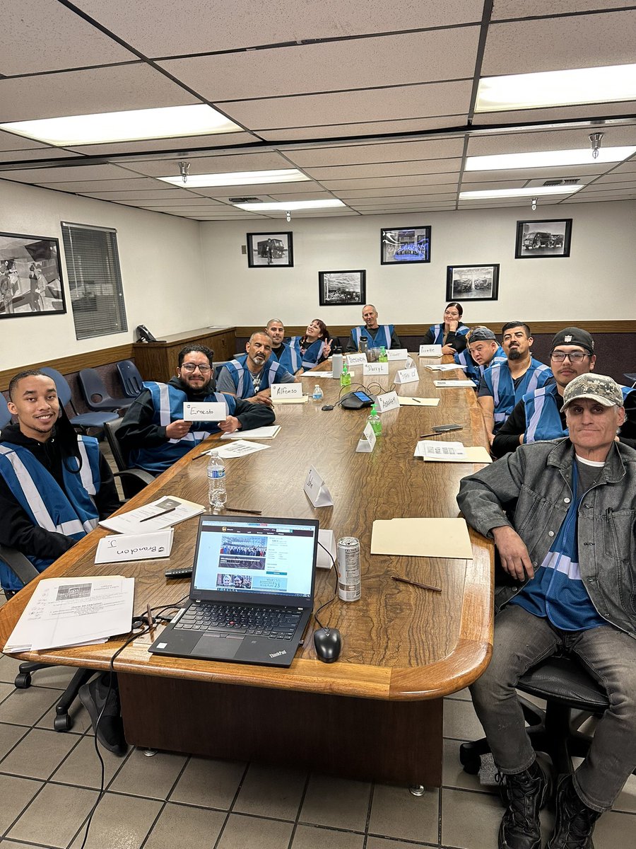 4kids5's tweet photo. Full house at this week’s cornerstone class. Had the grand pleasure of training &amp; speaking with our newest @UPSers with emphasis on safety being a priority in all the do. @gobluescotty27 @jimweber88 @melirere @brian_lorton @divine2wincom @UPS @ExperienceUPS @healthsafety247 https://t.co/yx9hD9RiPT