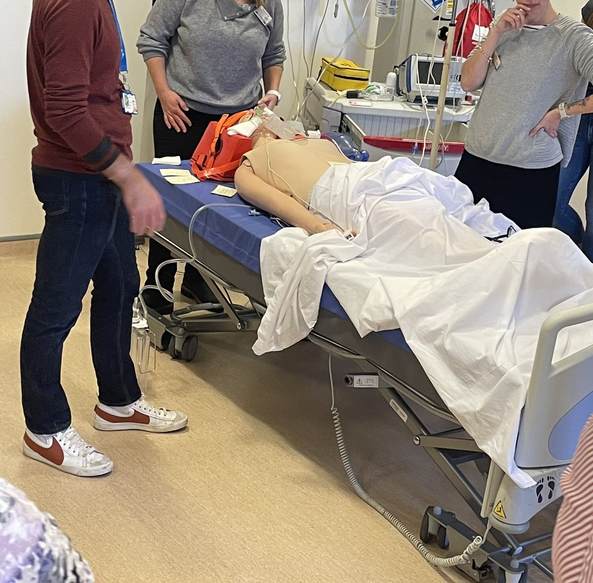 ResusUHCW's tweet photo. Day 1 complete on a fantastic ETC @ResusUHCW loving the energy and engagement @ERC_resus  @ETC_Org Happy candidates leaving this evening 🙏🙏🏽to our amazing faculty x hard work but we love this course ❤️ https://t.co/vd77TnMtDF