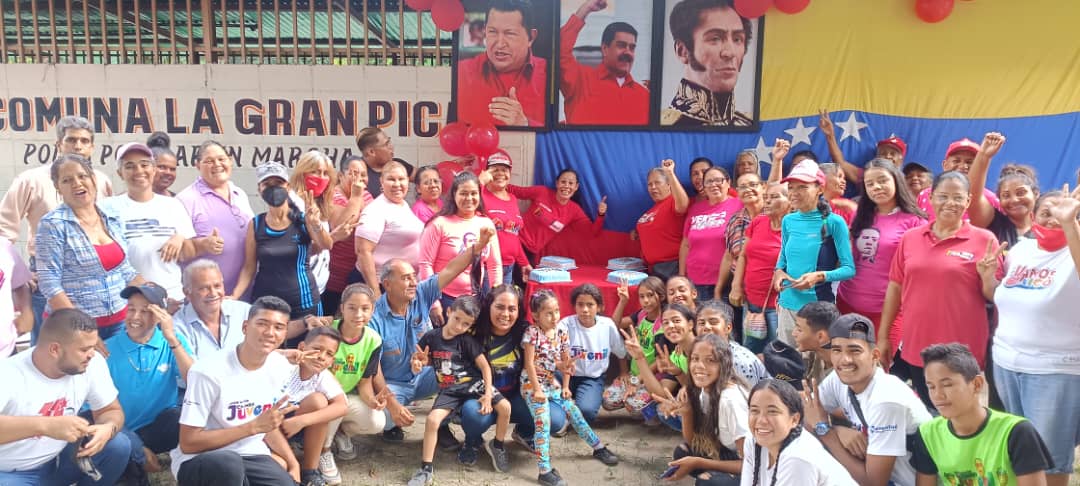 #23Nov Desde el municipio Libertador del estado #Aragua celebramos la vida de nuestro Presidente <a href="/NicolasMaduro/">Nicolás Maduro</a> con la alegría, fortaleza y compromiso de un pueblo aguerrido que avanza hacia la felicidad suprema 🇻🇪  #FelizCumpleanosPdteMaduro