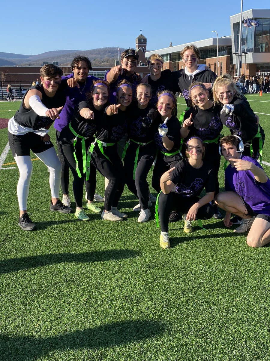 NickHogan0's tweet photo. Turkey Bowl champion first big win as a OC. https://t.co/1qWZAxlXyp