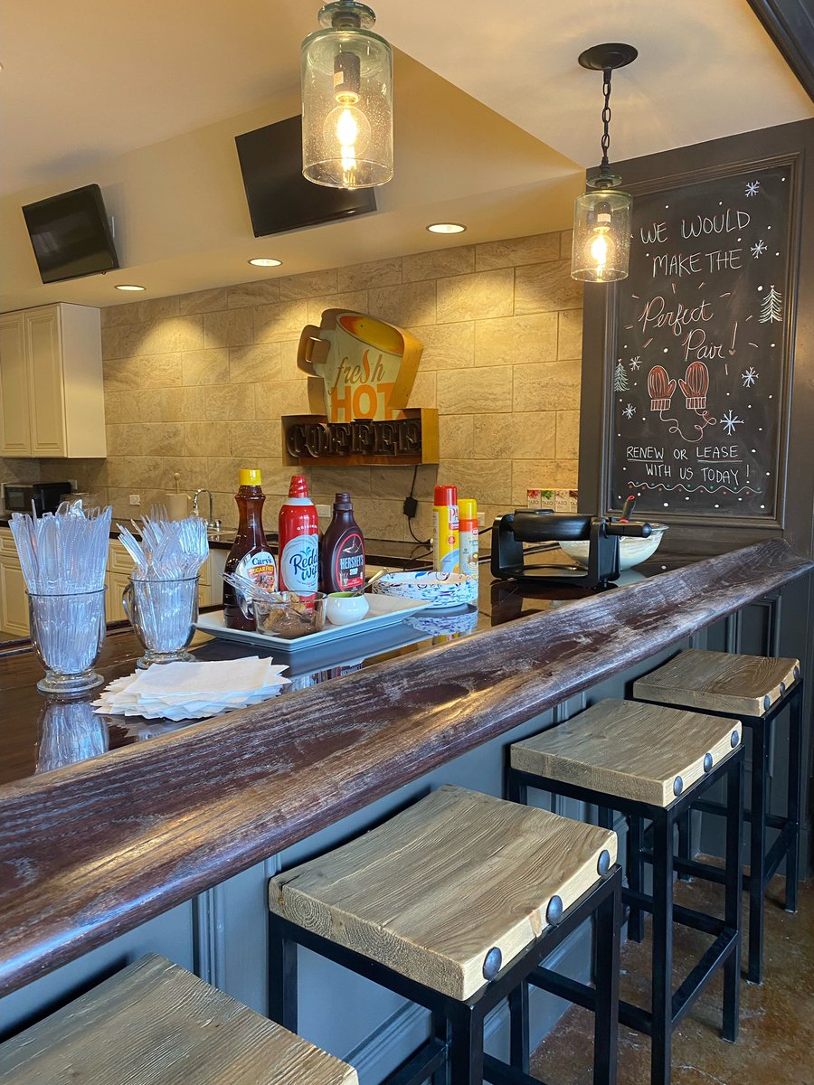 TheGrovePullman's tweet photo. We still have mix!! Stop by the Clubhouse for some yummy waffles before we run out! 🧇🍓 https://t.co/5yWNGSRhBz
